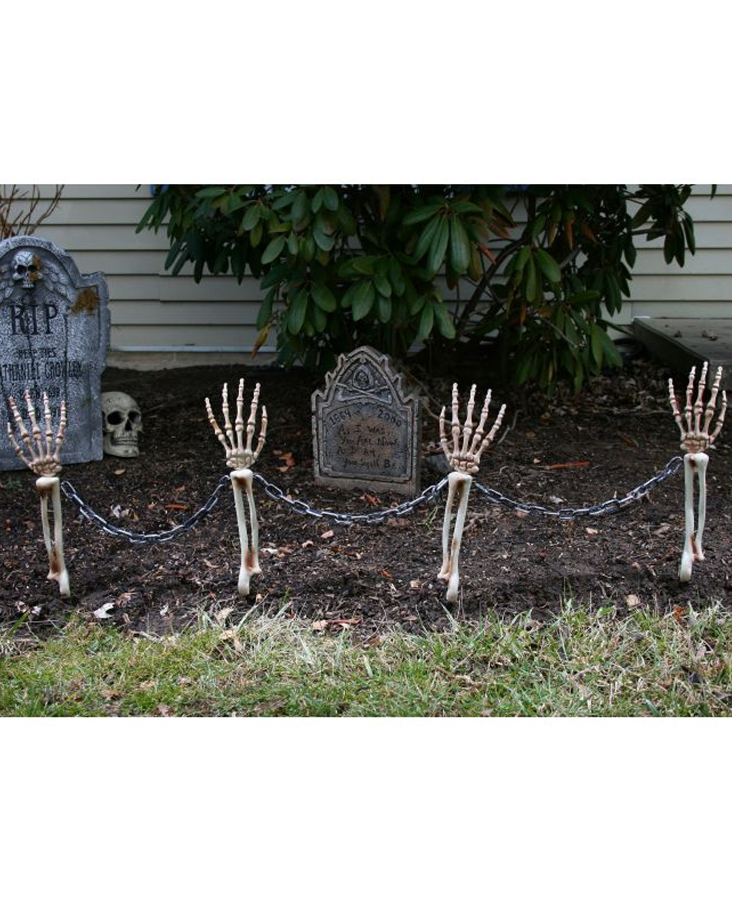 Skeleton Hand Garden Plug Fence With chain Karneval Universe